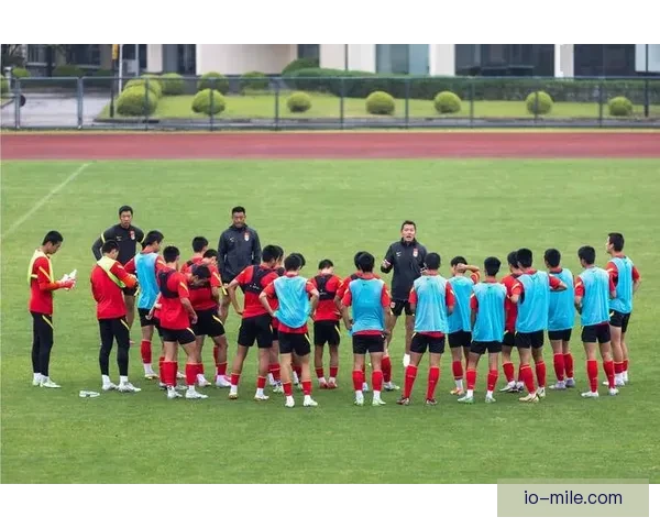 中国男足主帅呼吁球迷给予年轻球员更多耐心与成长空间